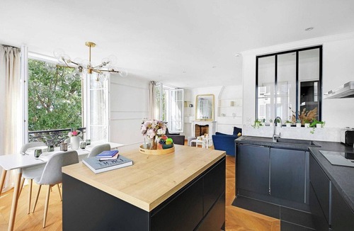Enfants-Rouges Apartment | Mobility Lease: Rue de Saintonge, Le Marais