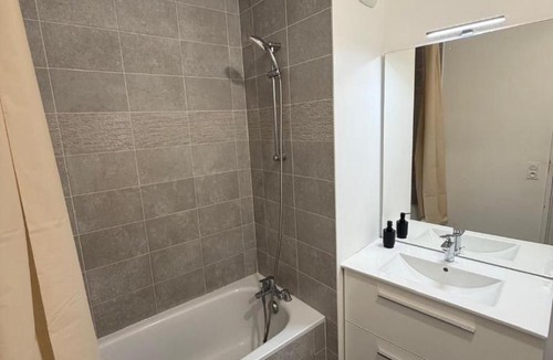 Plaisir Apartment | Modern 2BR Train, Versailles, Paris
