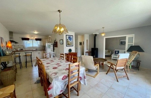 Quiberon Villa | Modern 5-Room House in Calm Area, Near Beach, Sleeps 8, Pet-Friendly