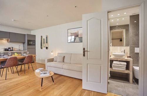 Bonne-Nouvelle Apartment | Modern Apartement Center of Paris