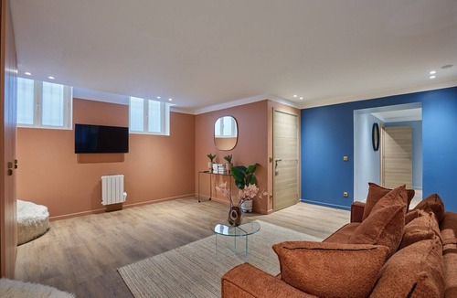 Passerelle Apartment | Modern Apartment With AC Center of Paris