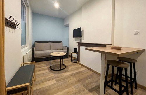 Les Hauts de Saint-Aubin Apartment | Modern one-bedroom apartmen - ideally located near the city center