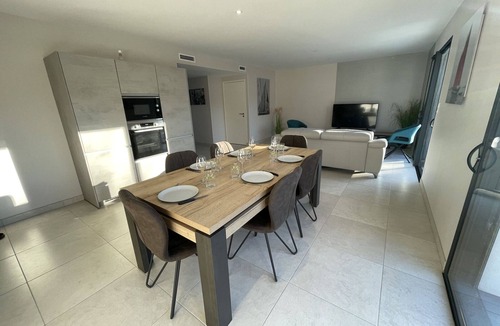 Penvins House | Modern one-story house, near beach, accessible, pet-friendly