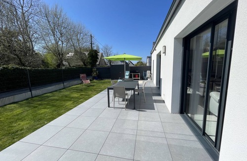 Penvins House | Modern one-story house, near beach, accessible, pet-friendly