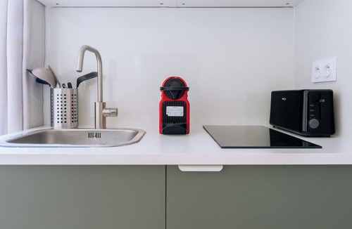 Quartier de la Porte-Saint-Denis Condo | Modern & Serene 1BR Apartment in Paris