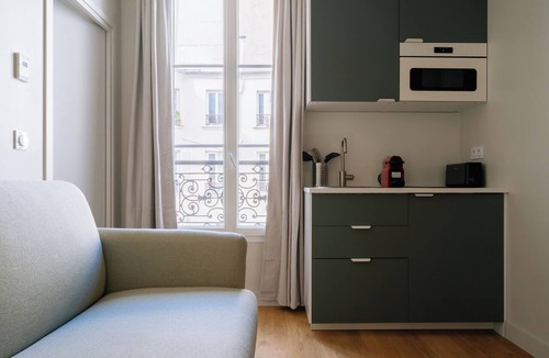 Quartier de la Porte-Saint-Denis Condo | Modern & Serene 1BR Apartment in Paris