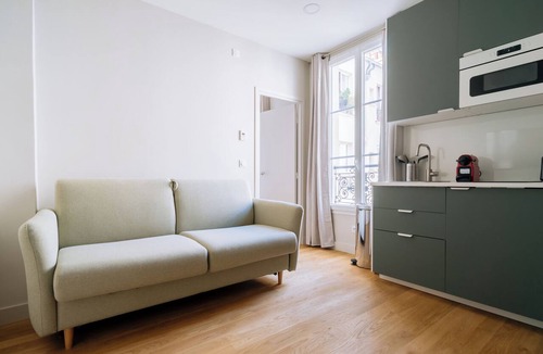 Quartier de la Porte-Saint-Denis Condo | Modern & Serene 1BR Apartment in Paris
