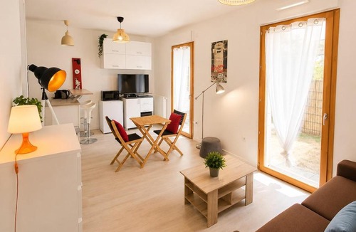 Meudon-la-Foret Apartment | Modern studio - Terrace - Tram & fast WiFi