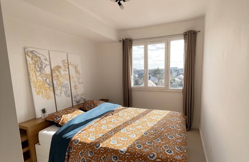 Chateauroux Apartment | - Moderna -
