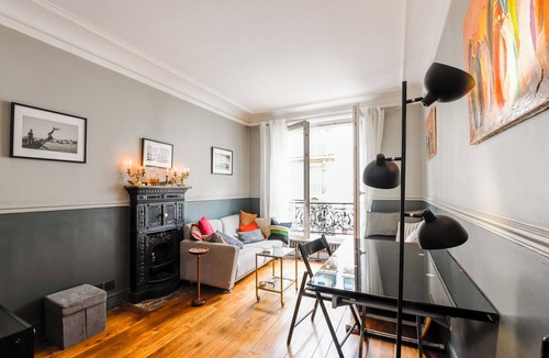 Quartier des Grandes-Carrieres Apartment | MONTMARTRE, ATTRACTIONS, AUTHENTIC, 30–60 days ahead? Private offer CAR-VBp