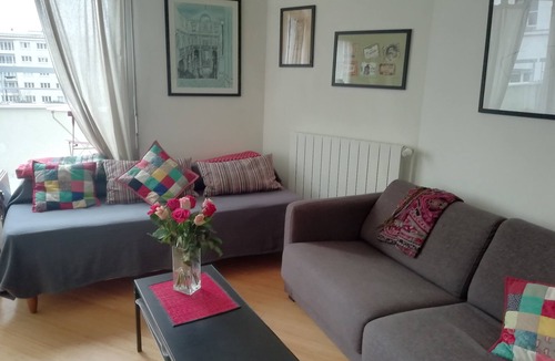 Dobree-Bon Port Apartment | Nantes on foot! Downtown! Sunny 2-room apartment with terrace.