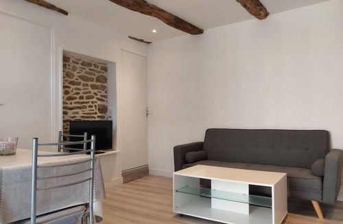 Saint-Carne House | Nebengebäude mit lokalem Charme by Interhome