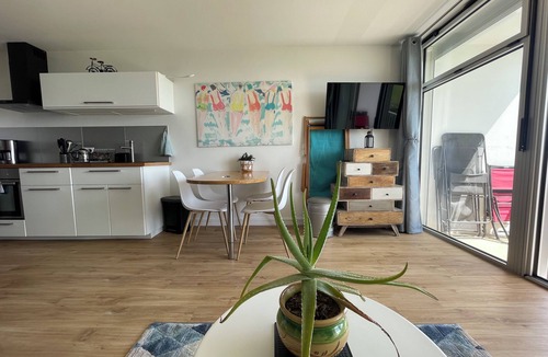 Quiberon Apartment | New south-facing seafront apartment (classified 3*) in a secure residence