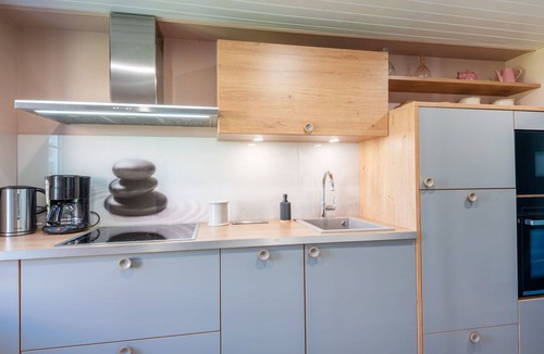 Creances Villa | Nice apartment in villa for 4 guests with WIFI, TV, terrace and pets allowed