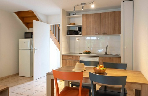 Saumur House | Nice apartment in villa for 4 guests with pool, internet, TV, terrace and pets allowed