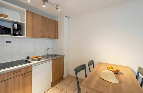 Saumur House | Nice apartment in villa for 4 guests with pool, internet, TV, terrace and pets allowed