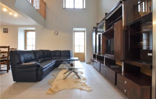 Fierville-les-Mines House | Nice Home In Fierville-Les-Mines With Wifi