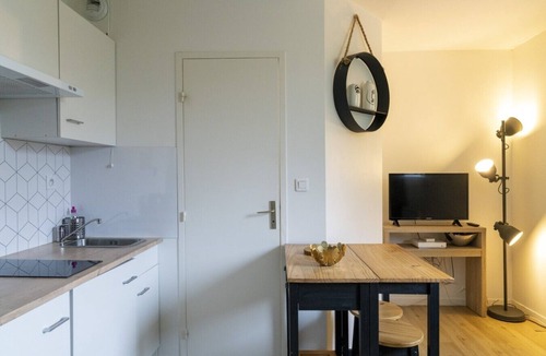 Calvaire Saint-Pierre Apartment | Nice studio apartment for two, near the university
