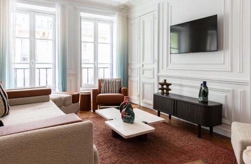 Saint-Thomas-d'Aquin Apartment | NoChichi-Collections - Café de Flore