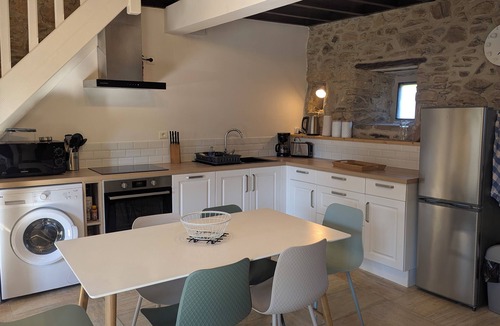 Quettehou House | Norman stone house, close to the sea and tourist attractions