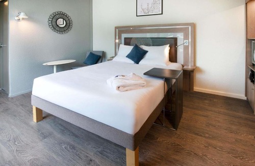 Saint-Pierre-du-Perray Hotel | Novotel Senart Golf De Greenparc