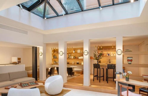 8th Arrondissement Hotel | Nuage