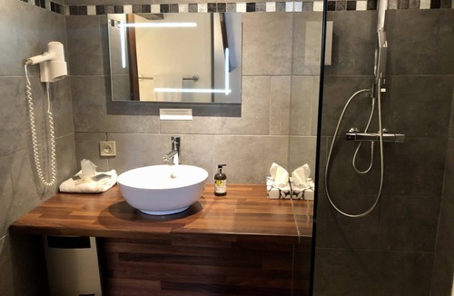 Villaines-la-Juhel Hotel | Oasis