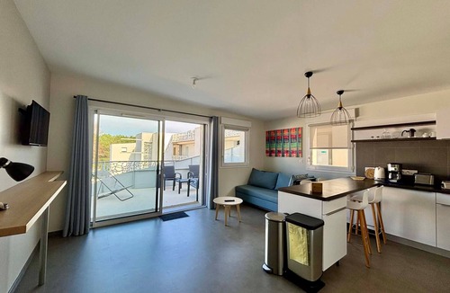 La Tranche-sur-Mer Apartment | Oceanfront Apartment, Balcony, Pool, Jacuzzi, Beach Access, Parking, Pet-Friendly, Sleeps 4