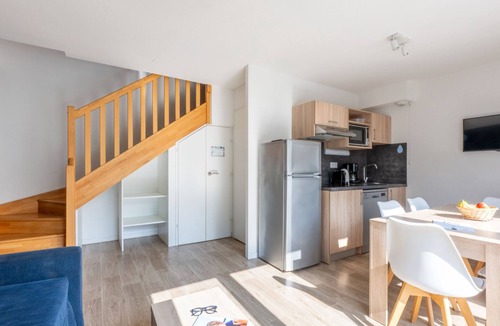 Noirmoutier-en-l'Ile Apartment | Odalys Dom.des Pins 3P Duplex 6 Pers by Interhome
