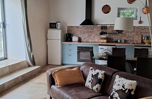 Colombiers Cottage | Old barn converted into a loft