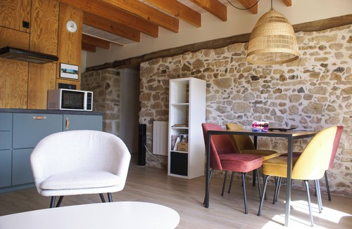 Montchevrier House | Oude Schuur Omgetoverd tot Moderne Gîte