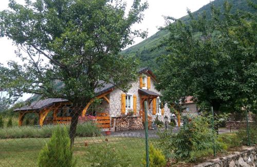 Orlu House | Ouxis