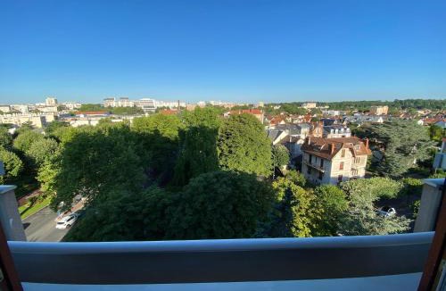 Joinville-le-Pont Apartment | Panoramic View Studio - 15 min from Paris