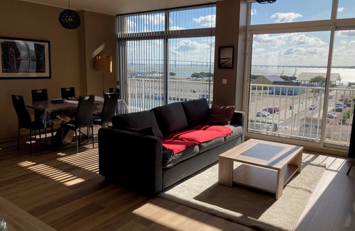 Saint-Nazaire Apartment | Paquebot - face port - mer - parking