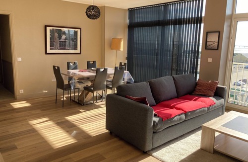 Saint-Nazaire Apartment | Paquebot - face port - mer - parking
