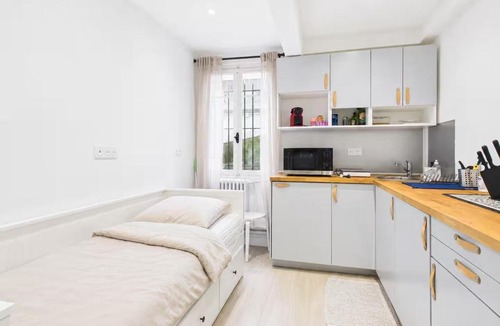 16th Arrondissement Bed & Breakfast | Paris 16 Elegant Studio - Eiffel Tower & Roland-Garros