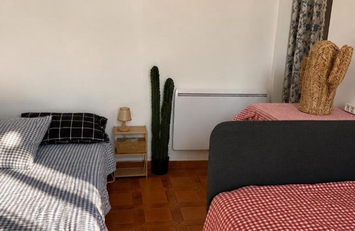 Porte-Dauphine Apartment | Paris Eiffel Quiet Cool Apartment