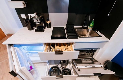 Issy-les-Moulineaux Apartment | Paris Porte de Versailles -Metro