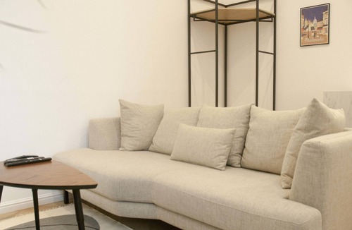 Quartier de la Goutte-d'Or Apartment | Parisian refurbished loft near Montmartre