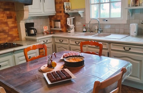 Parigne-lʼEveque Cottage | Peaceful forest retreat, perfect for family and friends