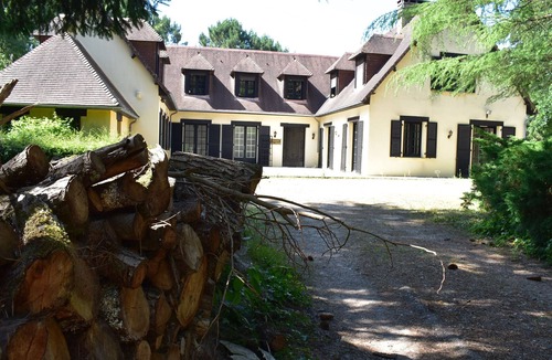 Parigne-lʼEveque Cottage | Peaceful forest retreat, perfect for family and friends