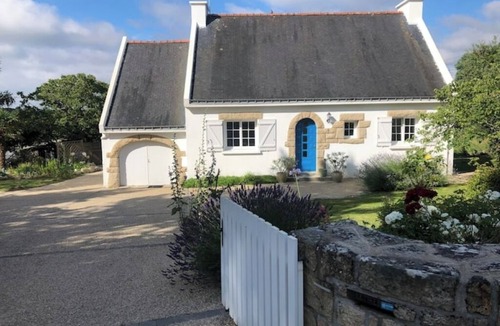 Crach House | Peaceful house with jacuzzi, large garden and Breton charm