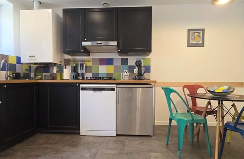 Houdan Cottage | Peaceful medieval house with Wifi and pets allowed