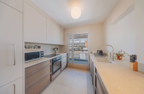 Quartier Saint-Ambroise Apartment | Penthouse 2 Bedrooms Skyline View a/c