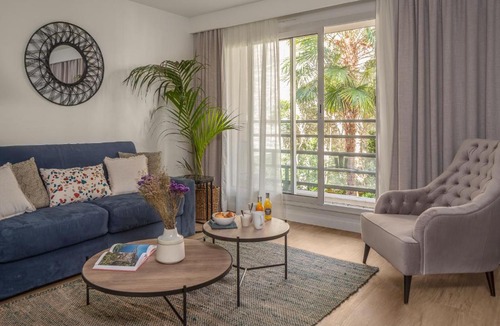 Val-de-Grace Apartment | PEPPER & PAPER Apartments
