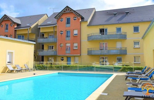 Grandcamp-Maisy Hotel | Pet-friendly Accommodation! Parking, Pool! Short Drive to Omaha and D-Day Beach!
