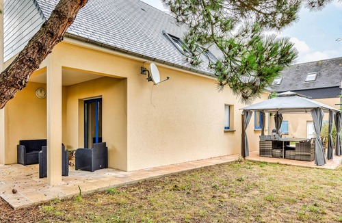 Pirou House | Pet friendly home in Pirou with WiFi
