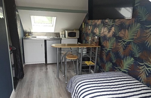 Neuilly House | PETIT STUDIO MANSARDE 2 PERSONNES
