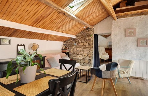 Neant-sur-Yvel House | Petite maison charmante