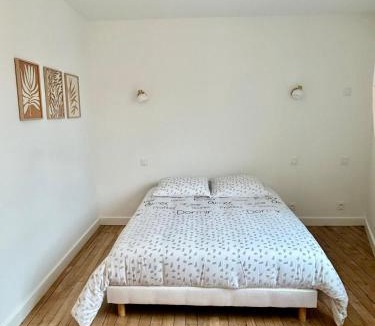Josselin Apartment | Petite Maison de ville face au château et du canal